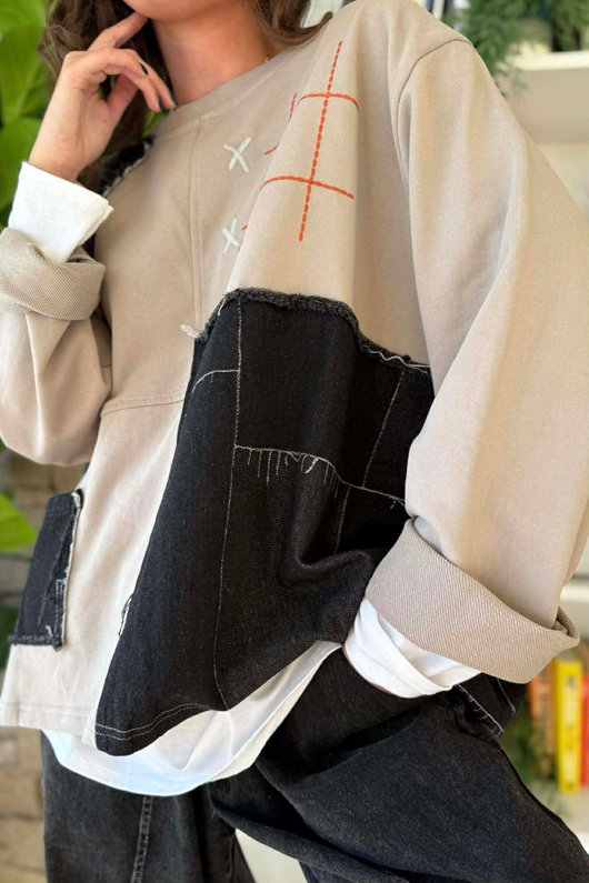 Duran Panel Grid Applique Sweatshirt Mocha